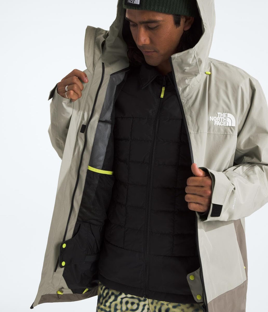 THE NORTH FACE Men's Thermoball Eco Snow Triclimate Waterproof Insulated Ski Jacket | Helmet Compatible, Powder Skirt
