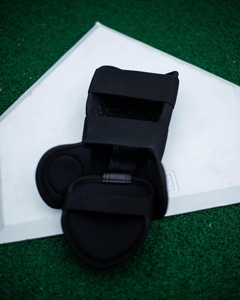 Rawlings | Protective Leg Guard