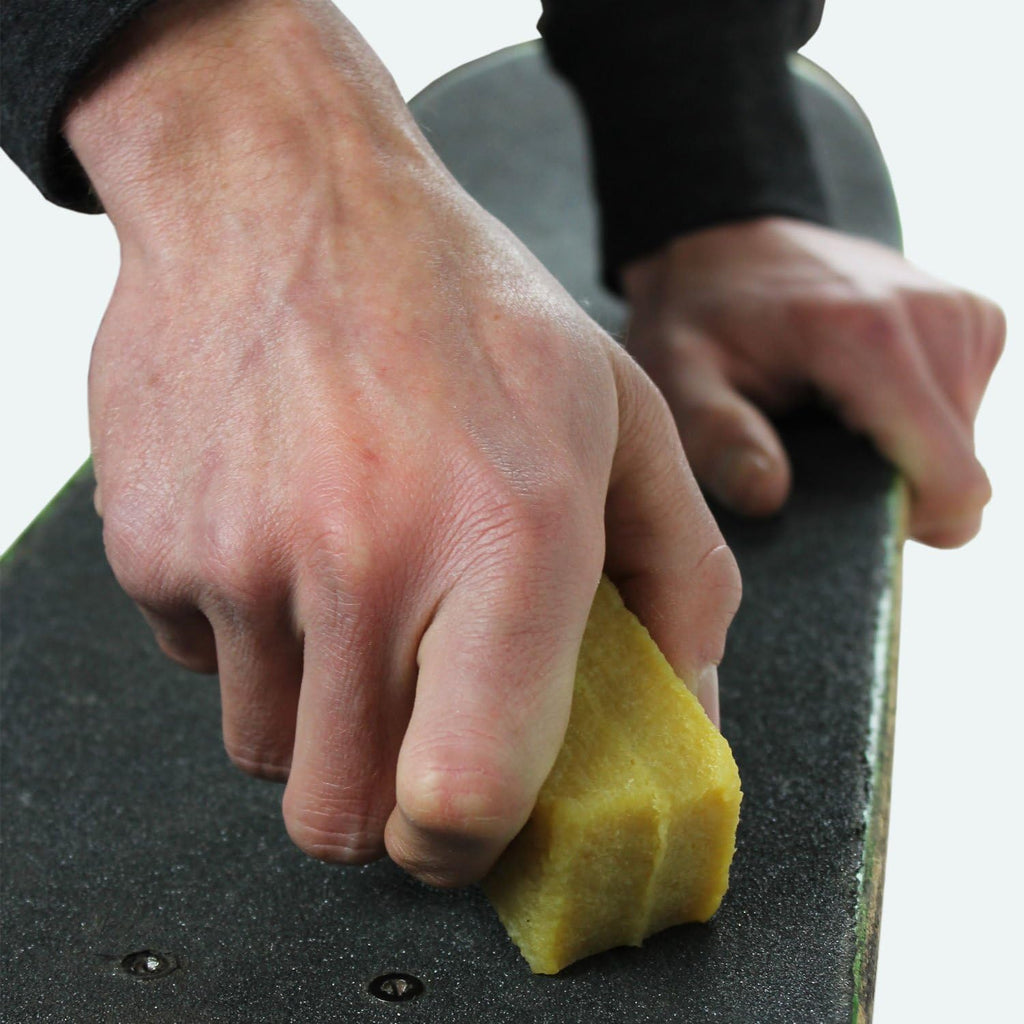 Black Diamond Skateboard Griptape Cleaner - Dirt Remover Gummy Cube - Erase Grip Gunk, Restore Grip Tape Function, Keep Grip Tape Clean - Works on Skateboards, Longboards, Cruisers, Abrasive Surfaces