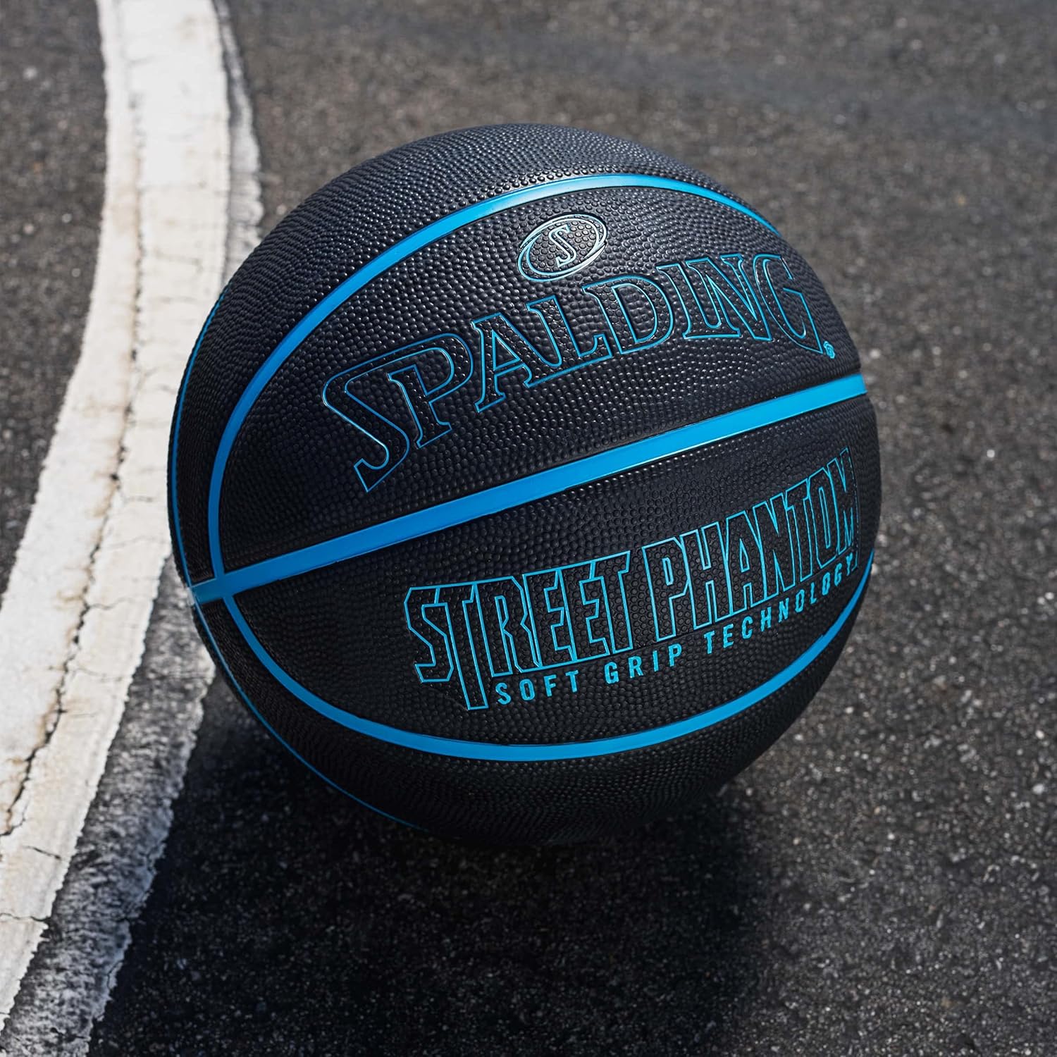 Spalding Outdoor Rubber Basketballs | Performance Rubber Cover Designed for Outdoor Play Colors