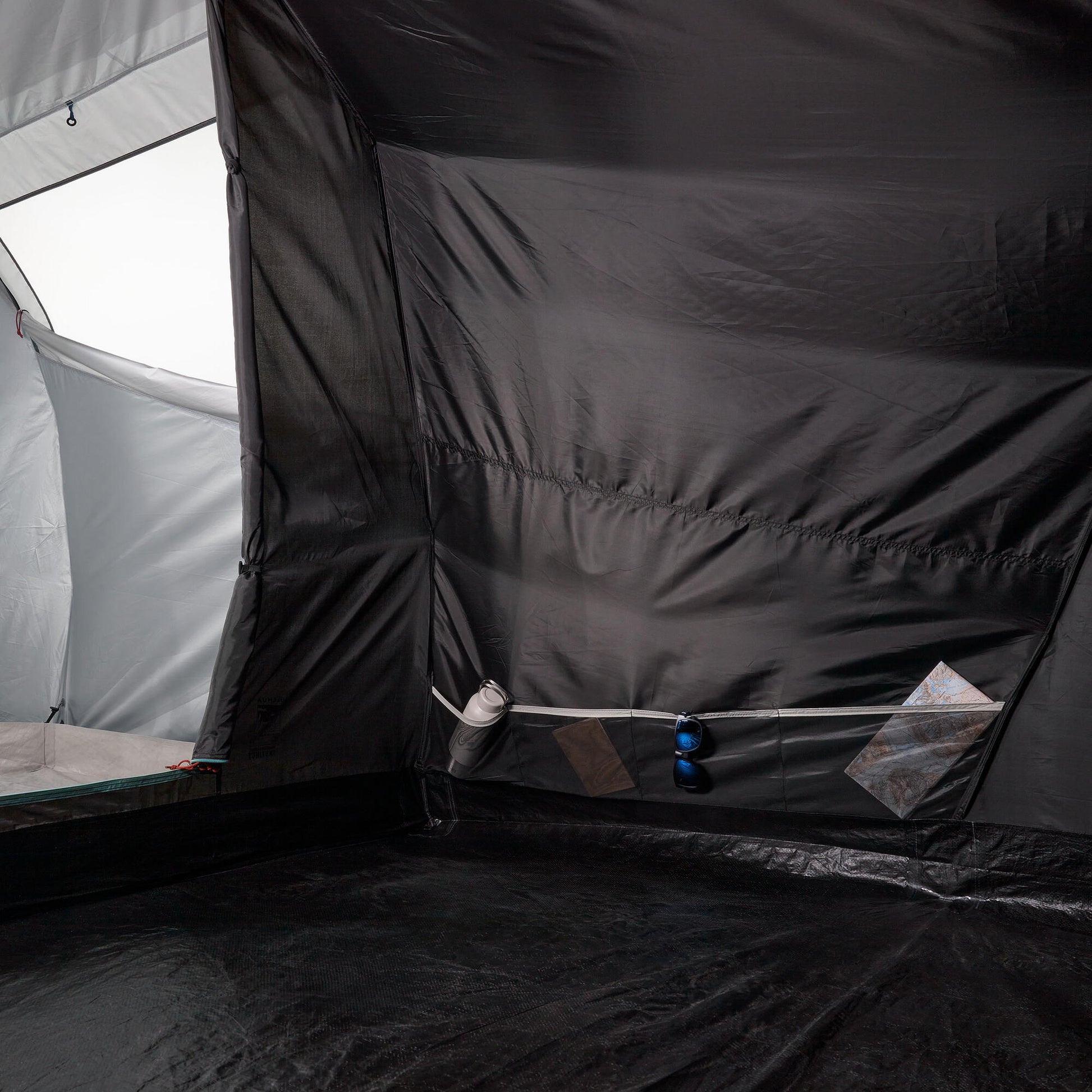 Quechua Arpenaz Fresh & Black Family Camping Tent 4 Person 1 Bedroom